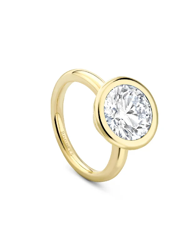 Florentine Large Round Yellow Gold Diamond Ring