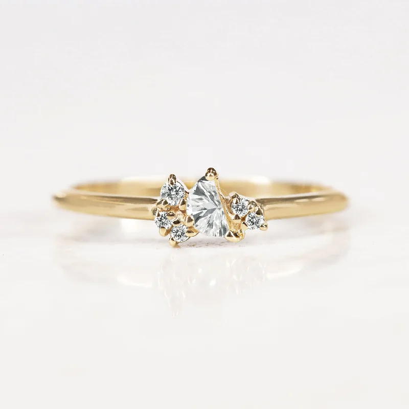 Crescent Moon Ring II | white diamonds