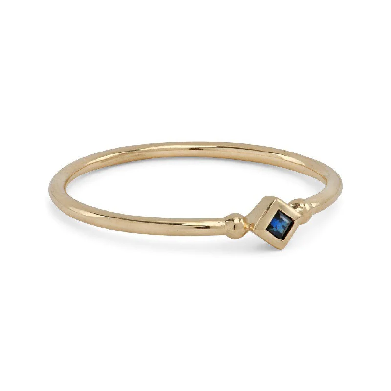 Sana 14K Gold Ring w. Blue Sapphire