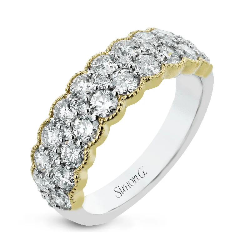 Fashion Ring in 18k Gold With Diamonds