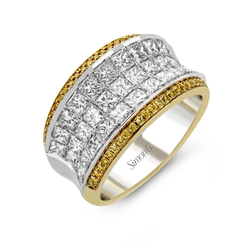 Simon-Set Anniversary Ring In 18k Gold With Diamonds