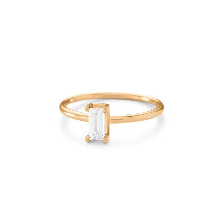 Nord Turned 18K Gold Ring w. White Topaz