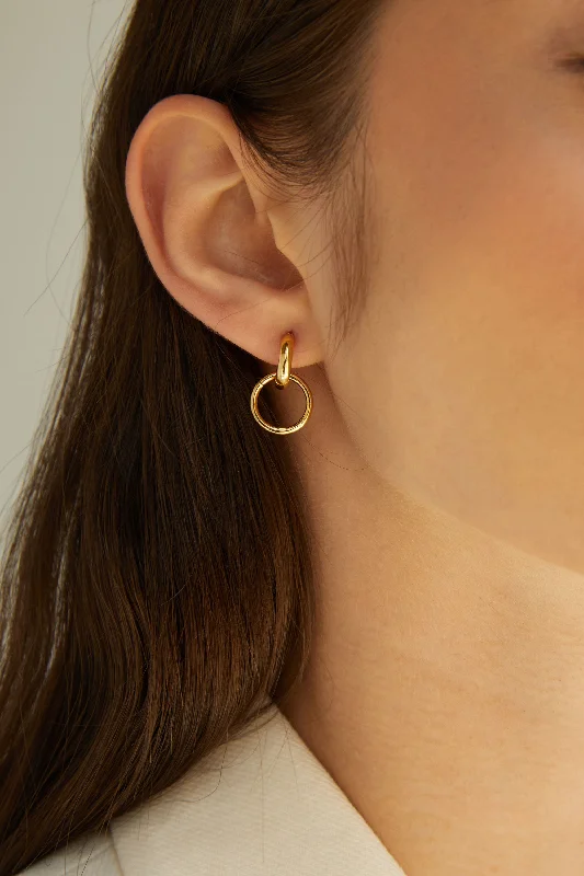 LINKED HOOP EARRING